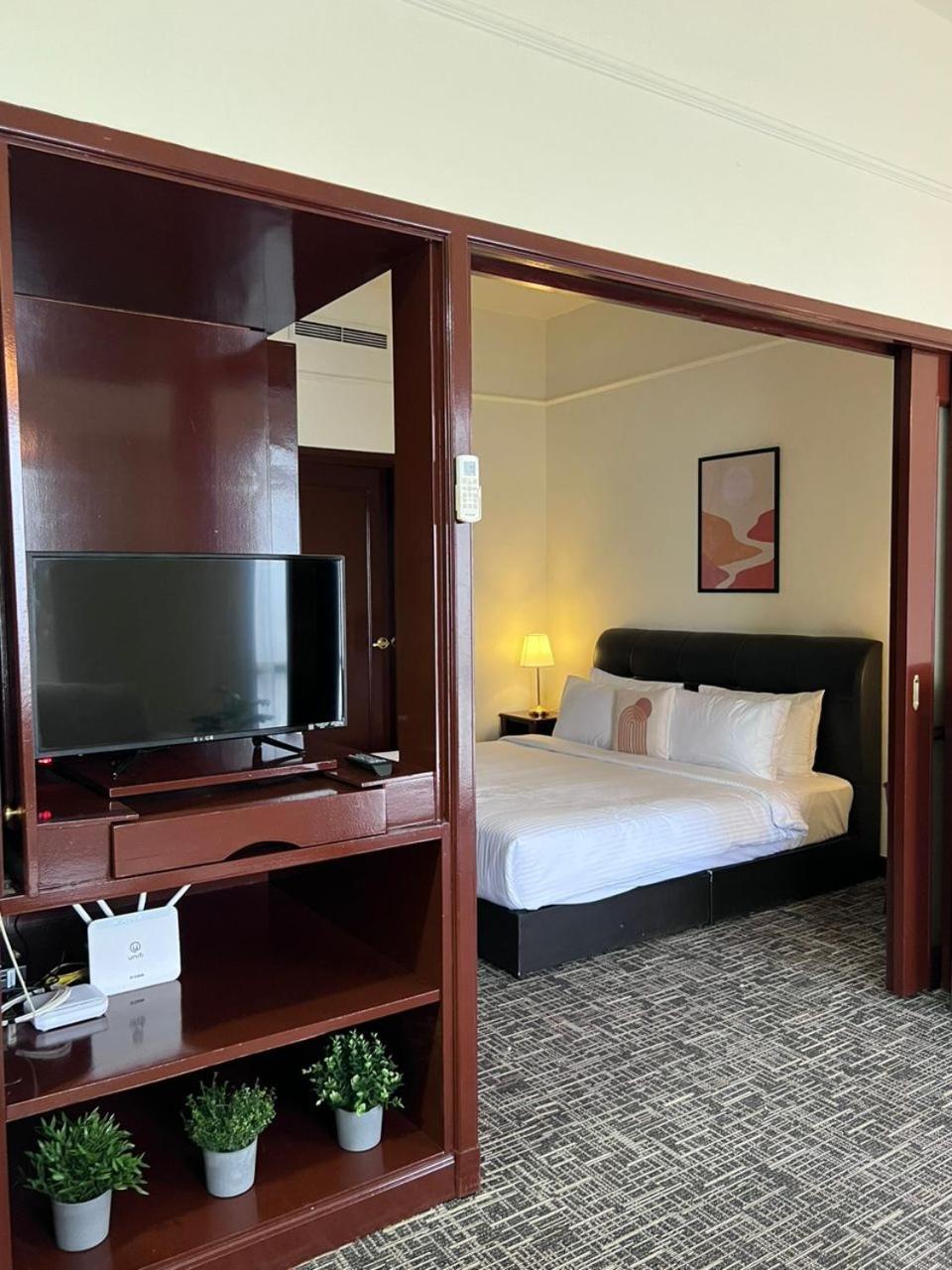 Luxhouz Suites At Times Square Kuala Lumpur Szoba fotó