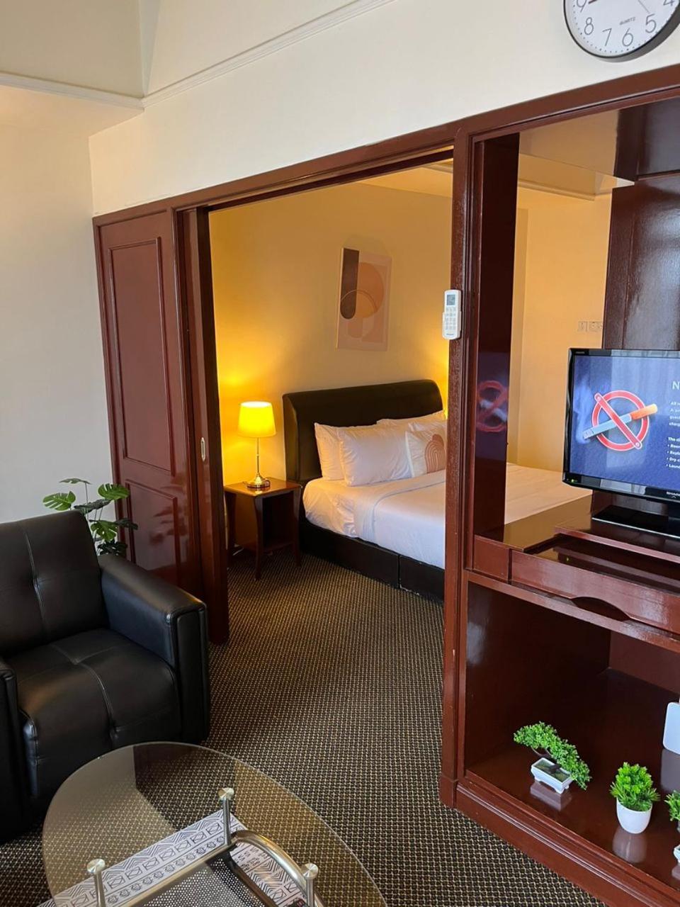 Luxhouz Suites At Times Square Kuala Lumpur Szoba fotó